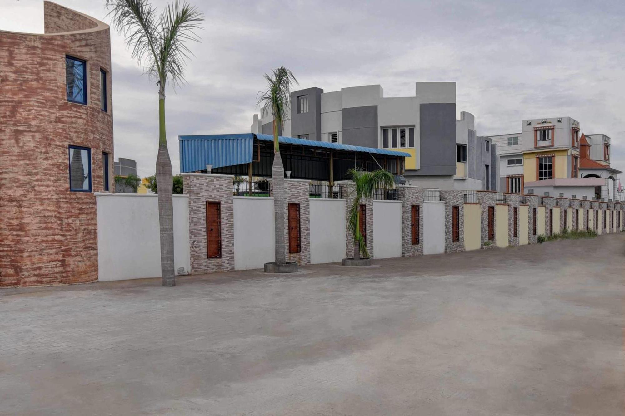 Collectipn O Pradee Queen Resort Madrás Exterior foto